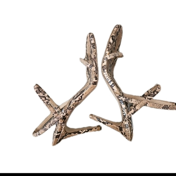 Steve Madden Womens Snakeskin Print Faux Snap Strappy Heel 9 - Picture 8 of 11